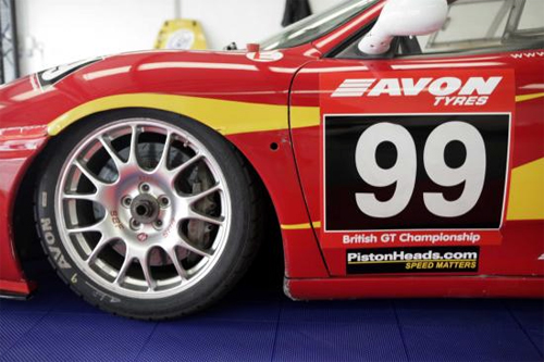 Avon поставщик шин для британского гоночного чемпионата GT 